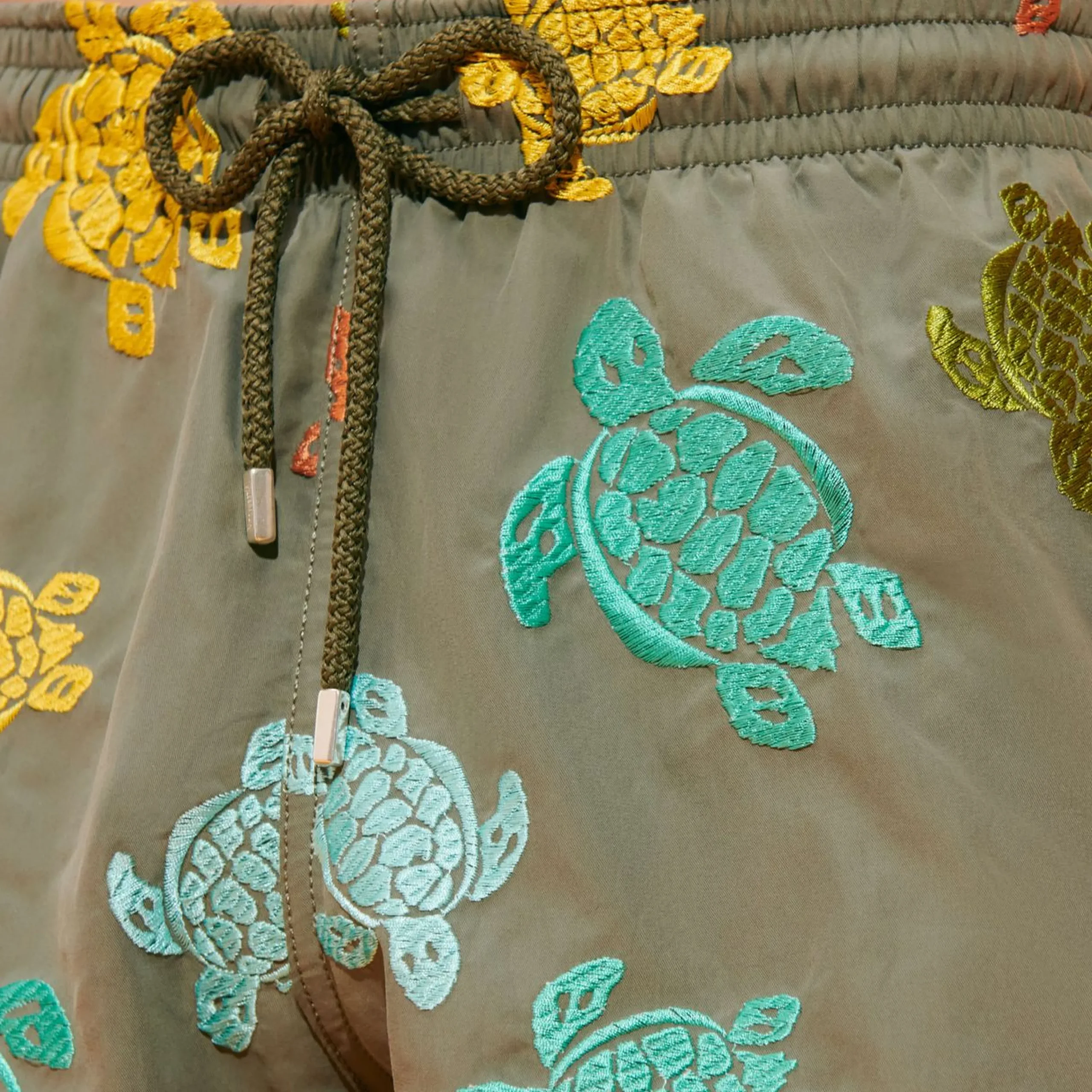 Homme Vilebrequin Le Brodé^Maillot De Bain Brodé Homme Ronde Tortues Multicolores - Edition Limitee