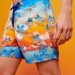 Homme Vilebrequin L'Iconique Moorea^Maillot De Bain Homme Ronde Des Tortues Sunset - X The Beach Boys